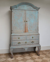 18th Century Swedish Rococo Cabinet on Chest