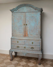18th Century Swedish Rococo Cabinet on Chest