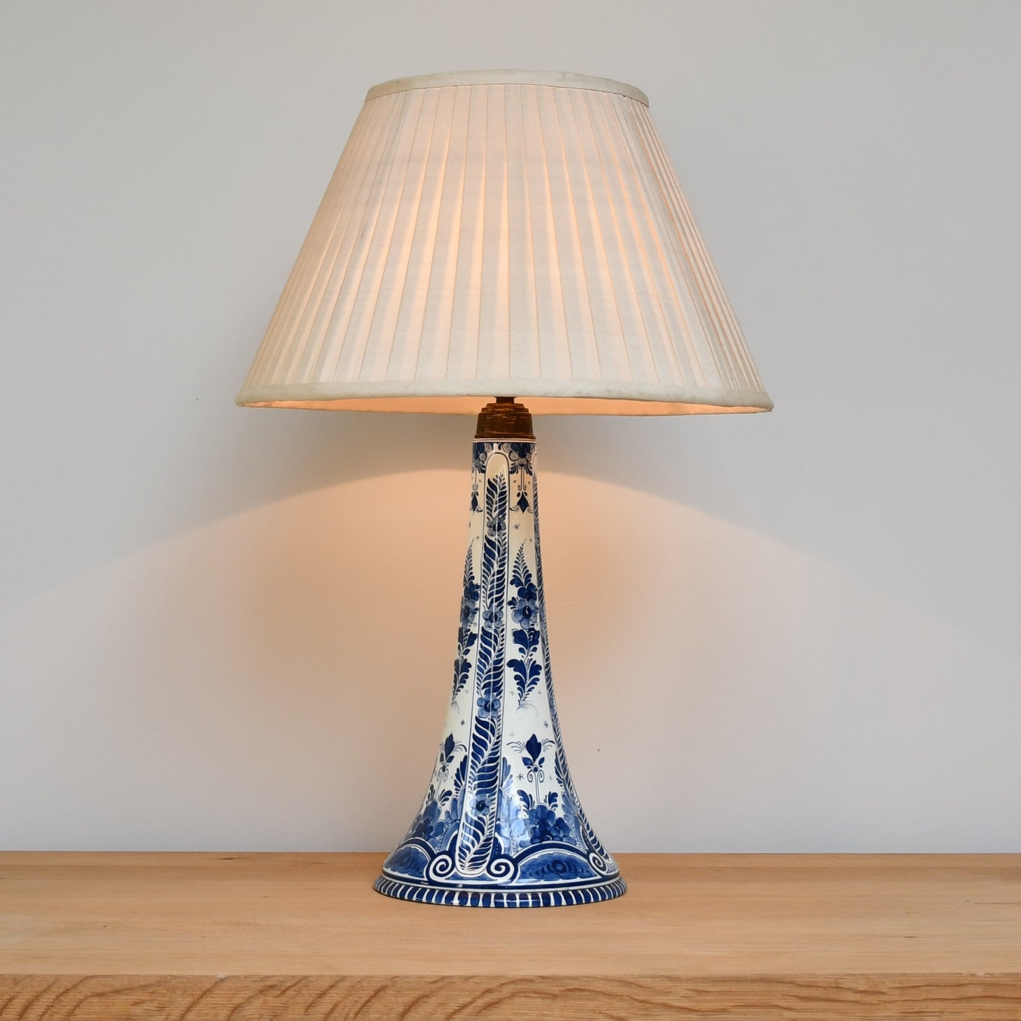 Early 20th Century - Delft Table Lamp
