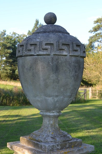 Chilstone Garden Urn and Plinth