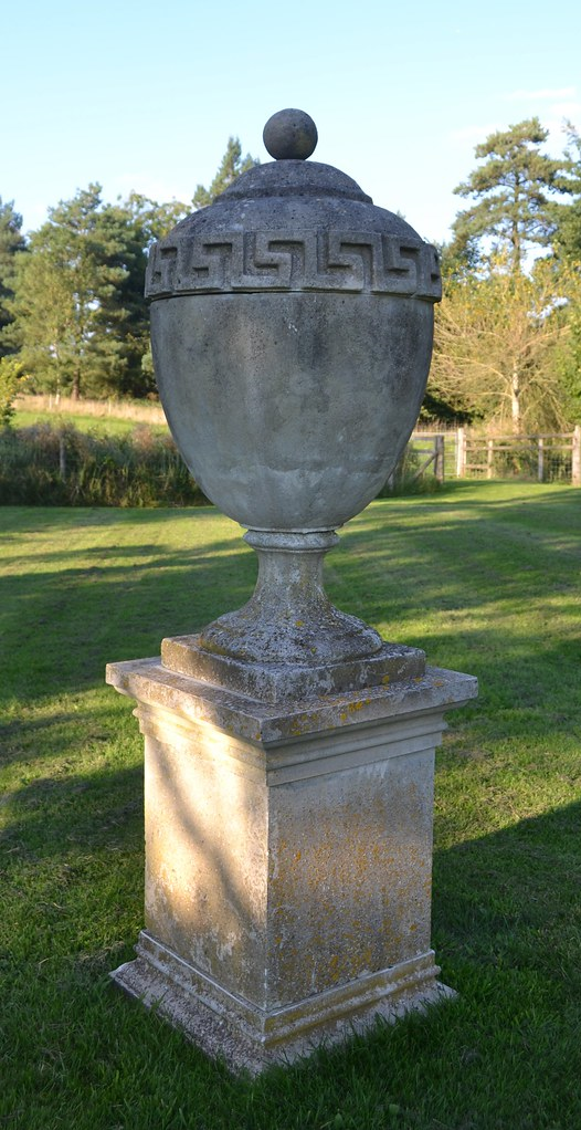 Chilstone Garden Urn and Plinth