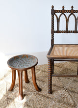 A Pair of Mid 20th Century - Kamba, Keyna - Stool/Tables