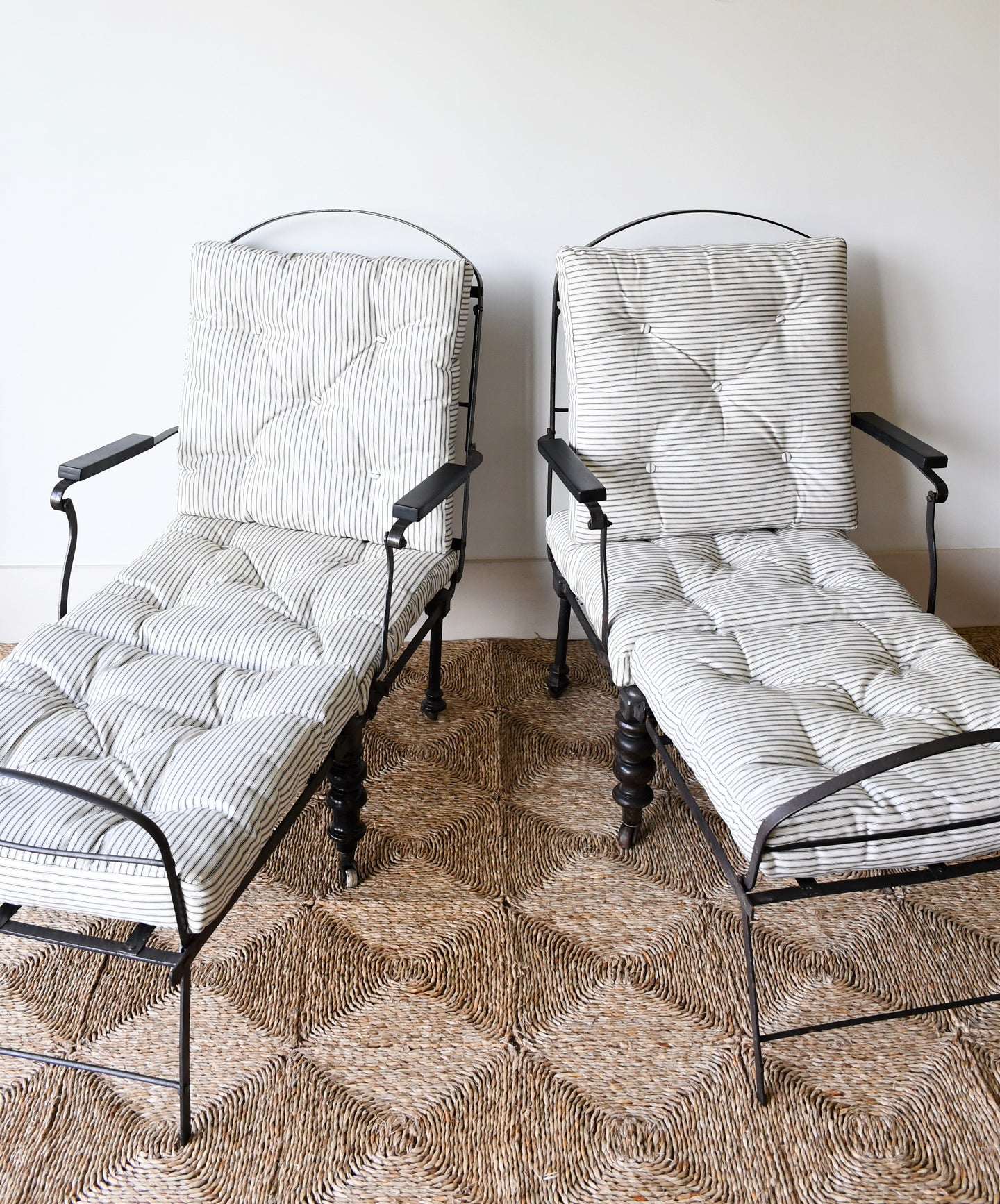 A Pair of 19th Century - Folding Campaign Chairs/Daybeds