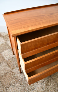 Stylish Mid 20th Century - Chest of Drawers