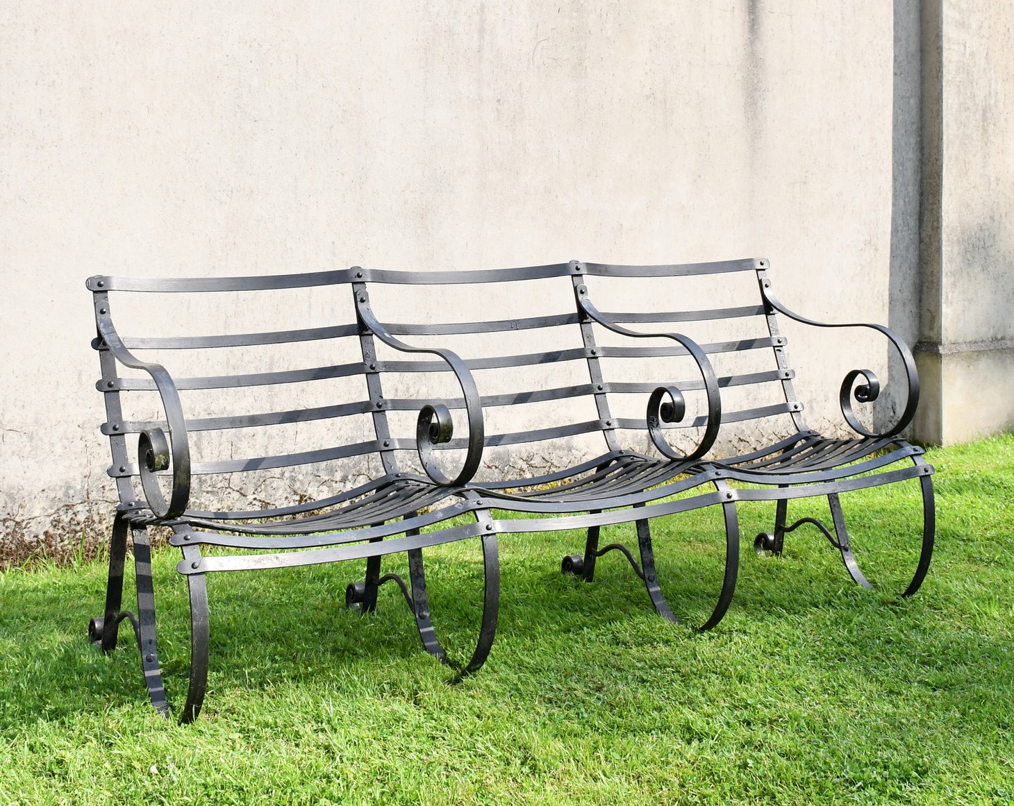 Vintage Garden - Iron Park Bench (1/2)