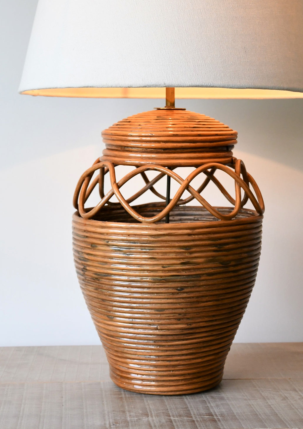 Stylish Vintage Rattan - Table Lamp