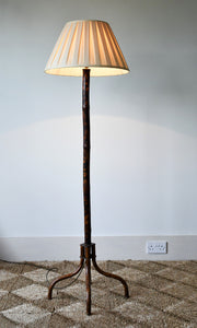 Elegant Mid 20th Century - Standard Lamp